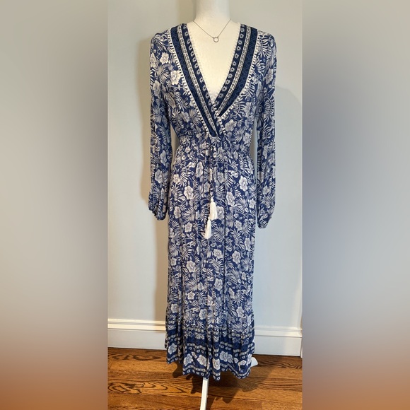White Fox Boutique Dresses & Skirts - Floral Boho Maxi Dress